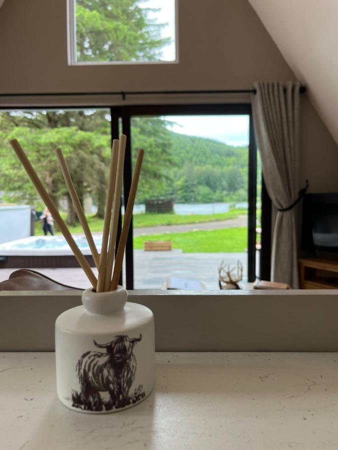 Bonnie Lodge-Lochside Location With Hot Tub Invergarry Eksteriør bilde